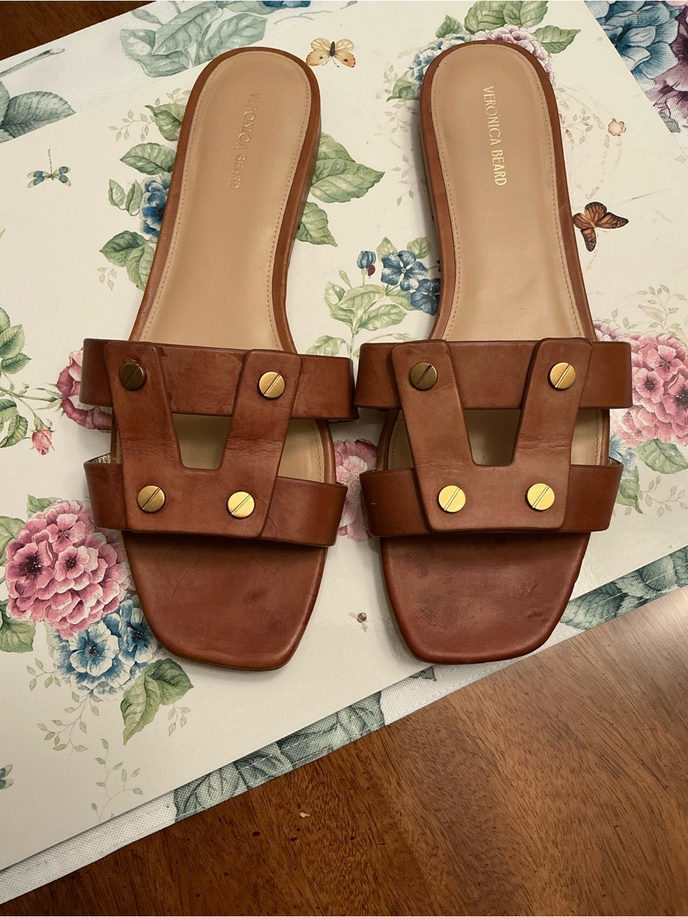 Veronica Beard
Via Slide Leather Sandals Size 10.5